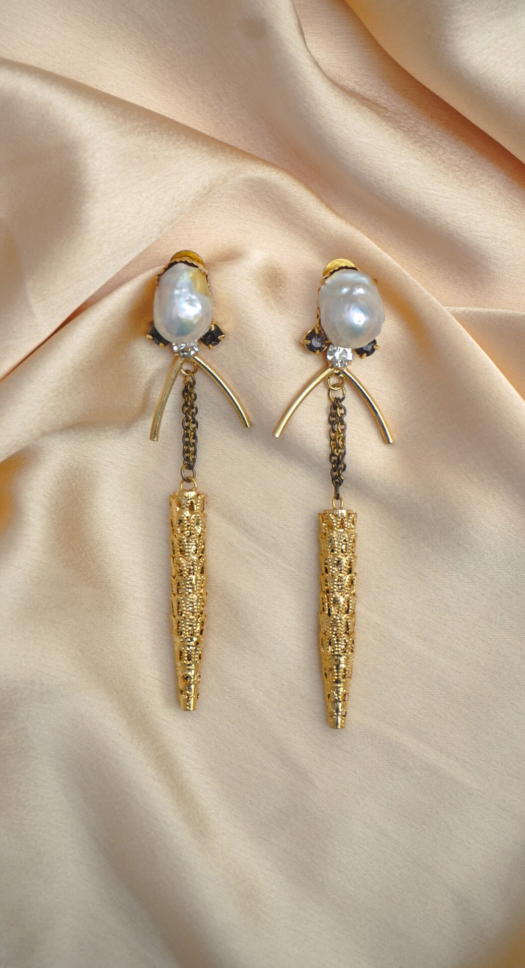 GOLDEN BAROQUE PEARL PARTY WEAR EARRINGS