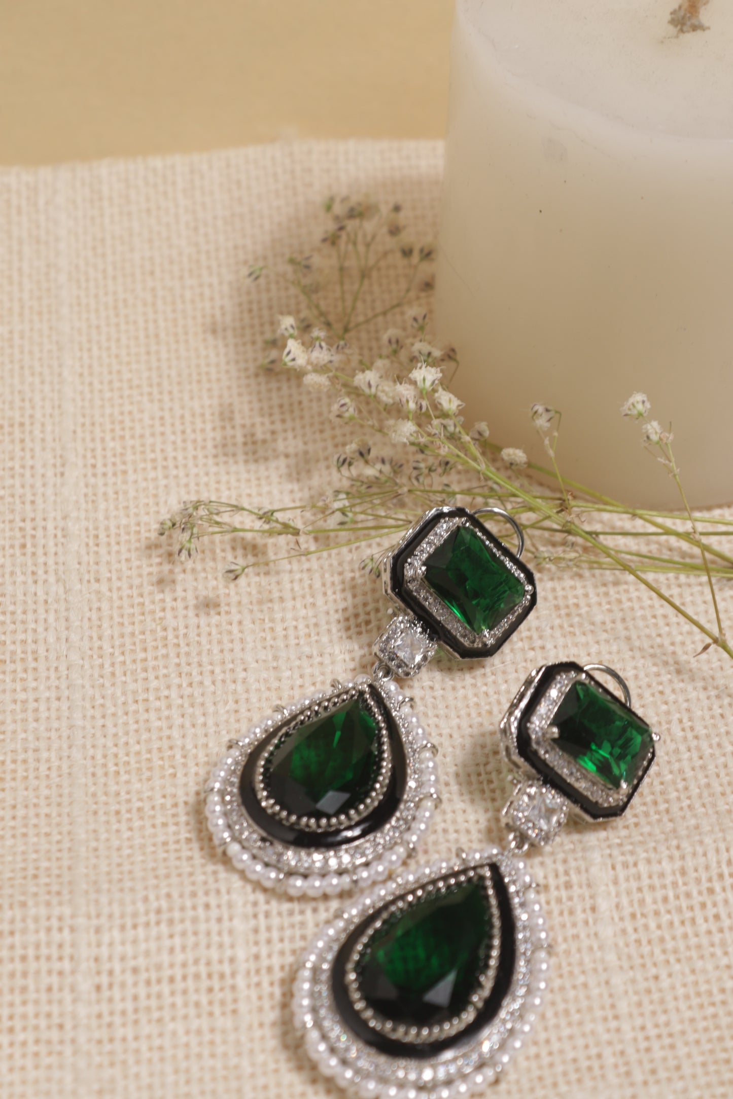 GREEN AD DROP EARRINGS