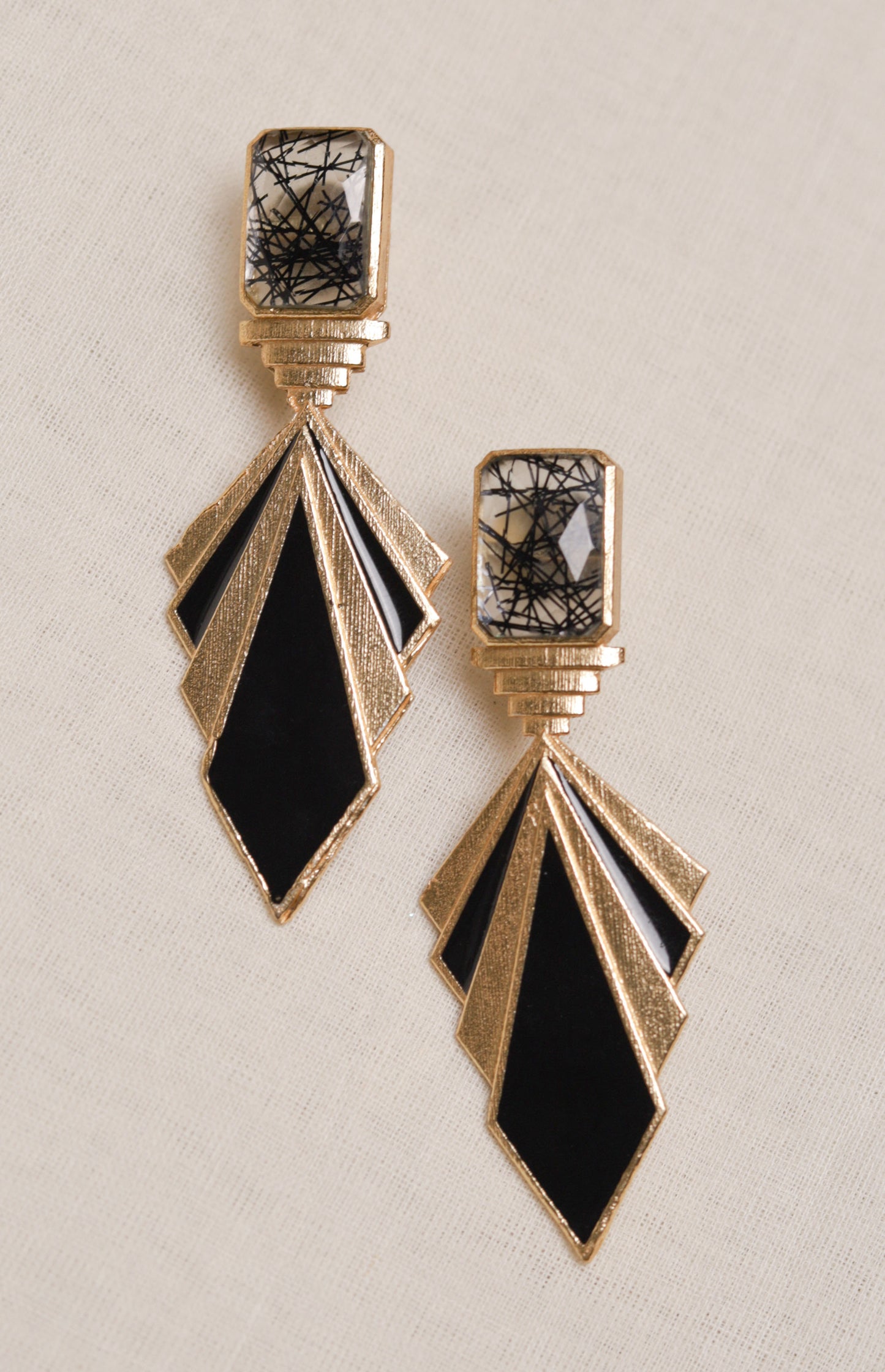 GOLDEN-BLACK-STUDS-EARRINGS