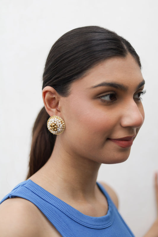 GOLDEN-GHUNGROO-STUDS-EARRINGS