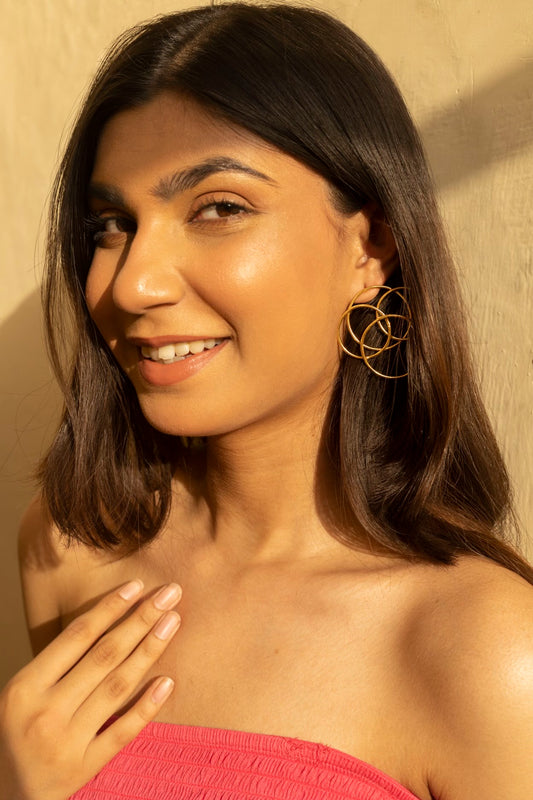 GOLDEN-CIRCULAR-HOOP-EARRINGS