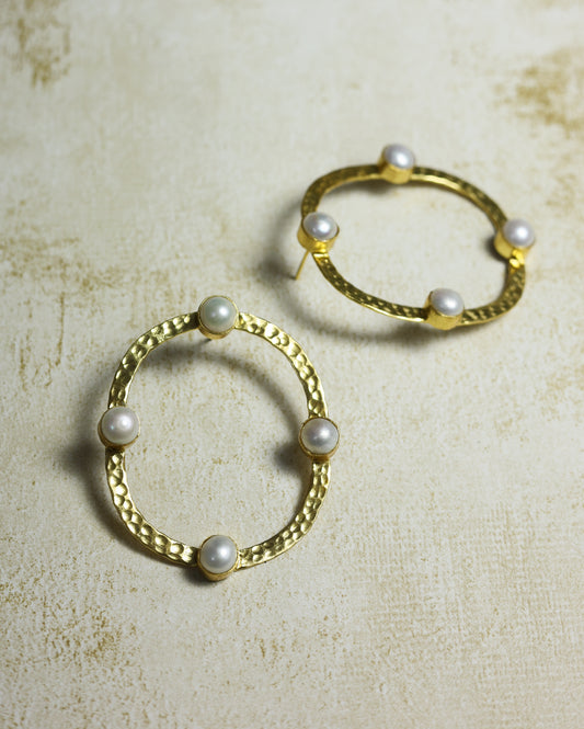 GOLDEN-OVAL-HOOP-EARRINGS